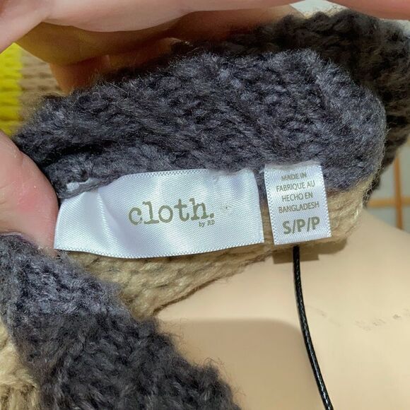 Cloth by RD International Color Block Crew Neck - Picture 5 of 10